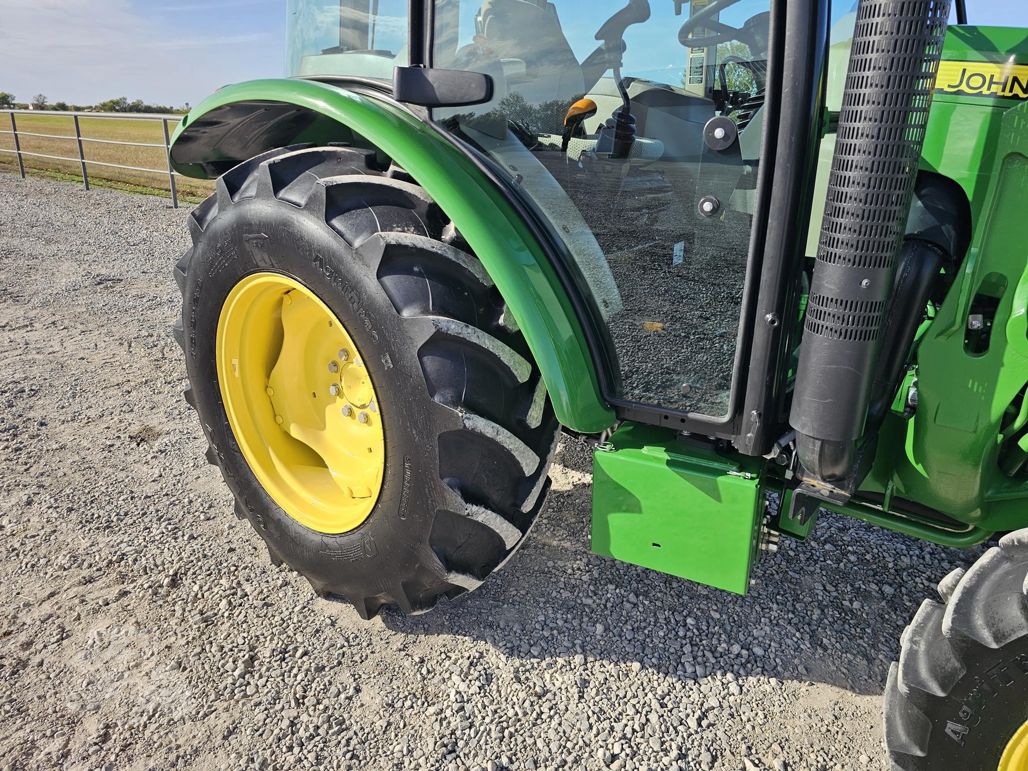 2021 John Deere 5075E