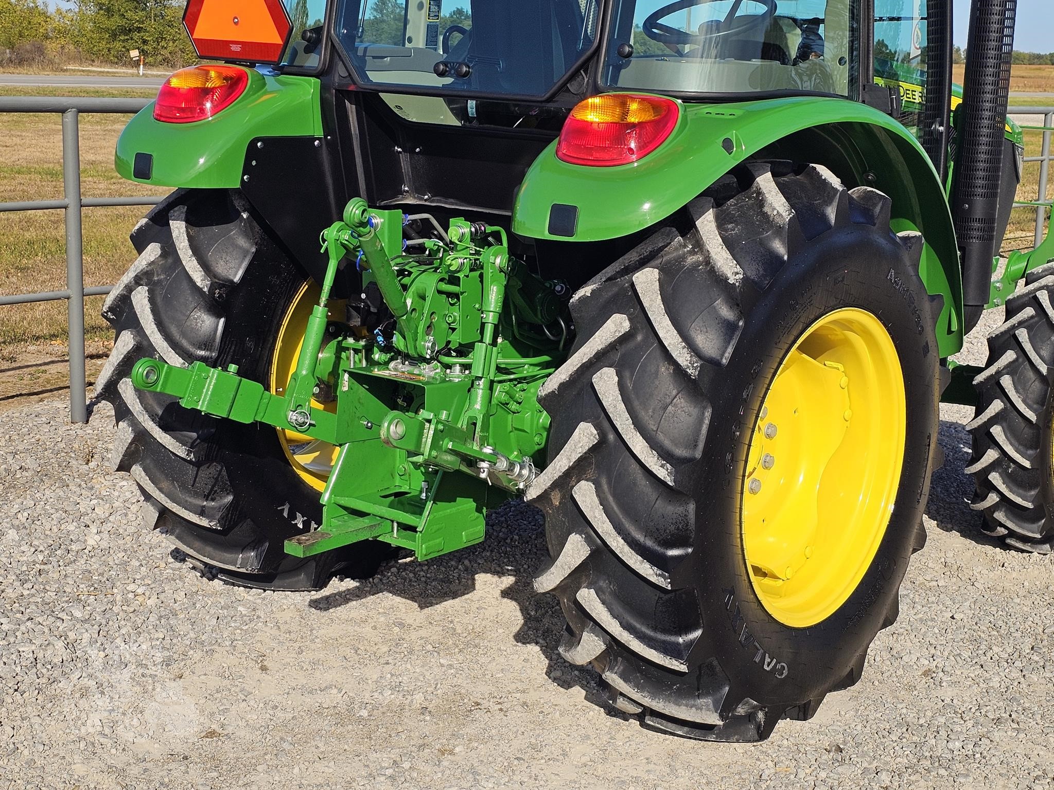 2021 John Deere 5075E