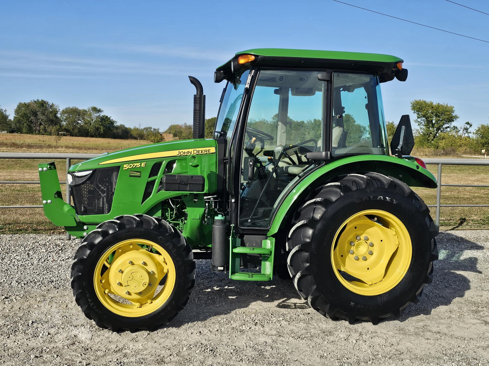 2021 John Deere 5075E