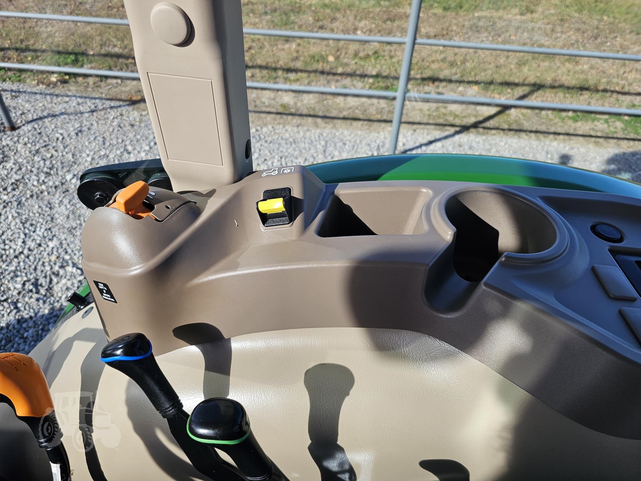 2021 John Deere 5075E
