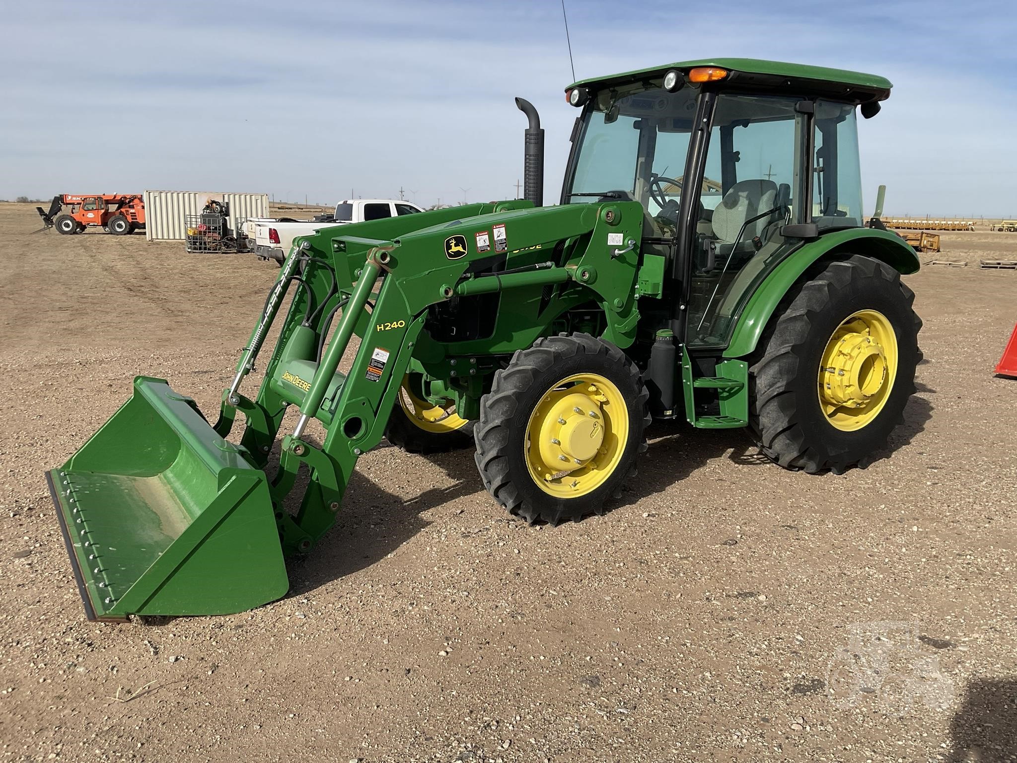 2017 John Deere 2017 John Deere 5075E alt