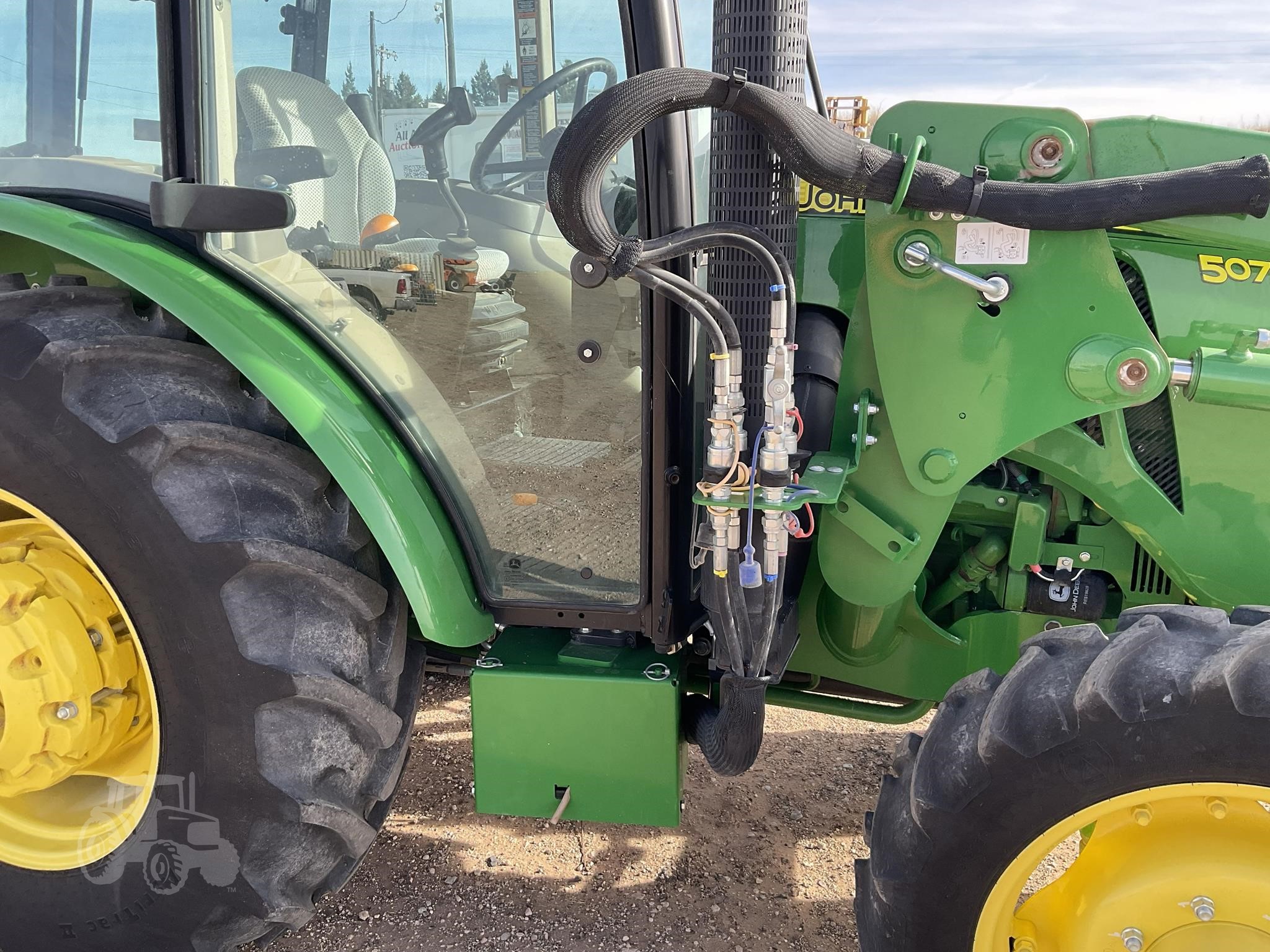 2017 John Deere 5075E