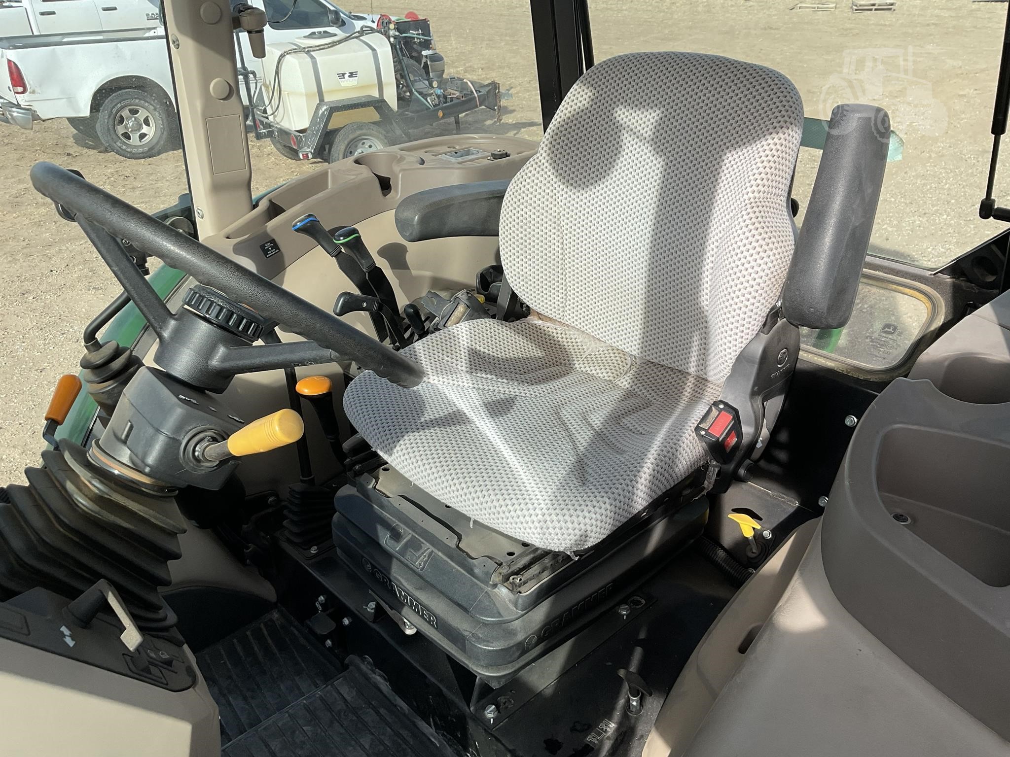 2017 John Deere 5075E