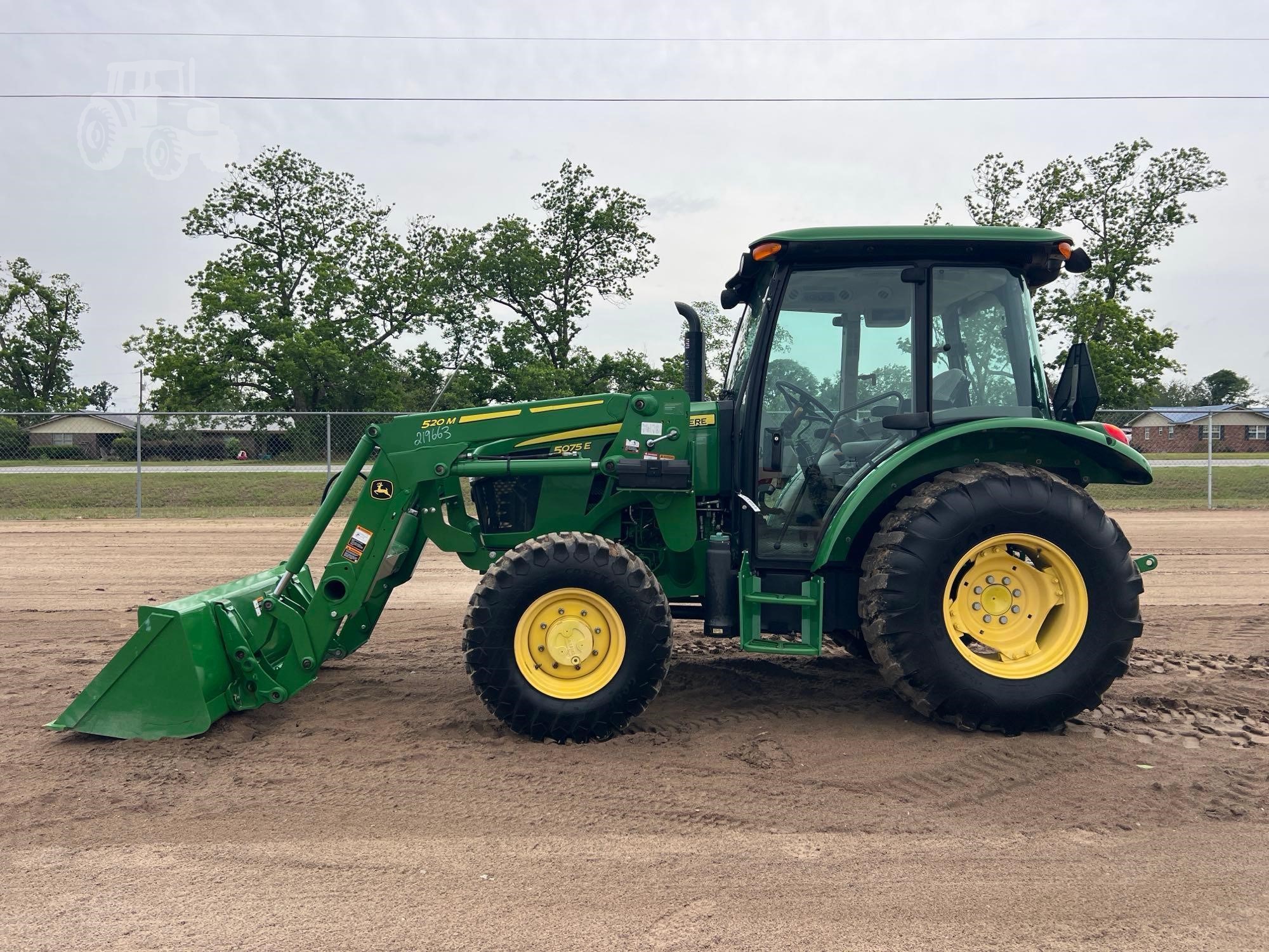 2021 John Deere 2021 John Deere 5075E alt