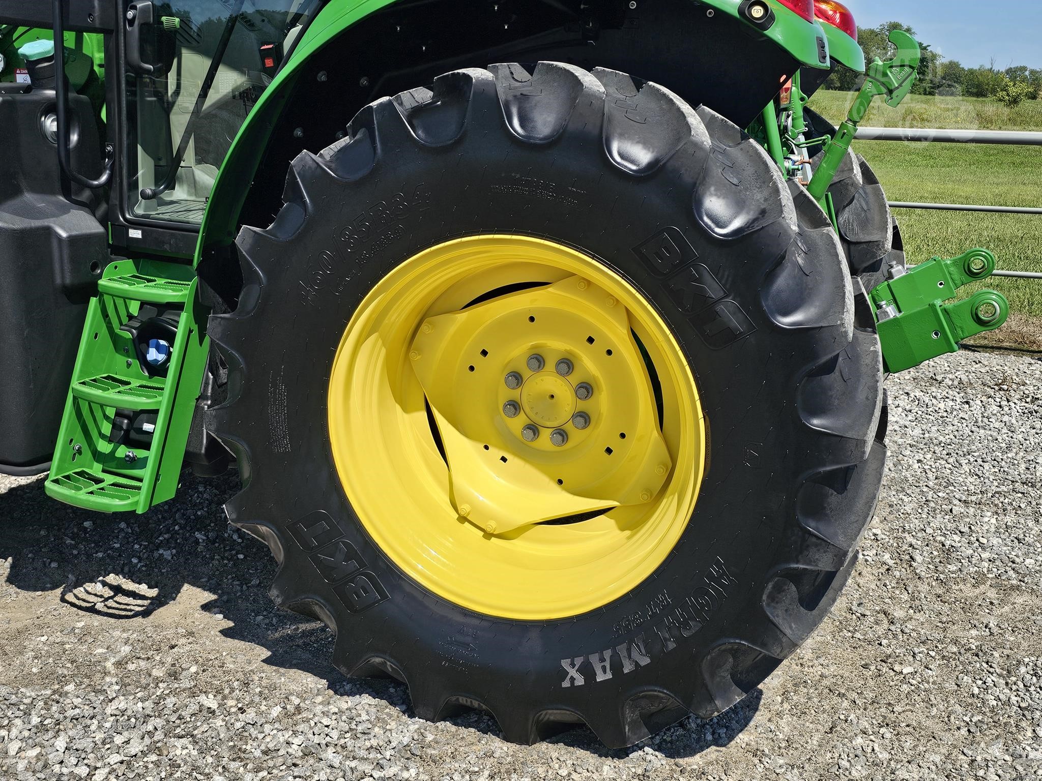 2023 John Deere 6120M