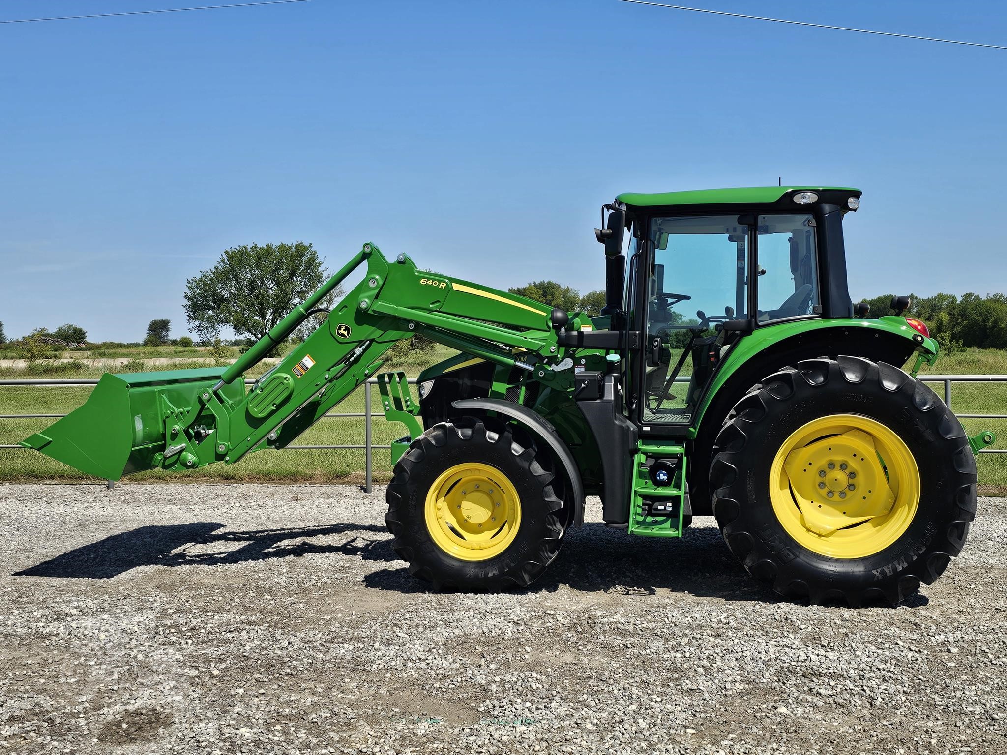 2023 John Deere 6120M