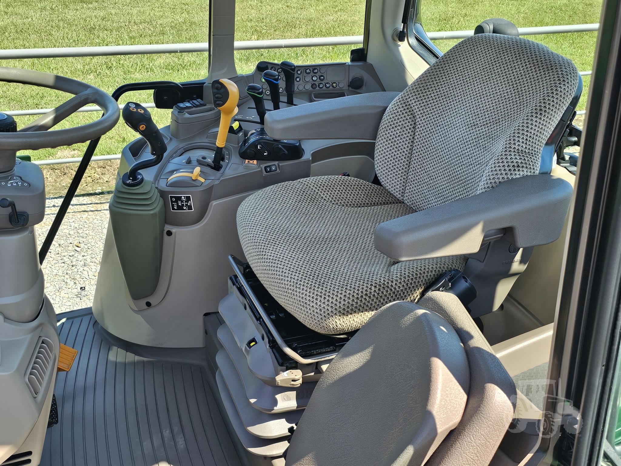 2023 John Deere 6120M