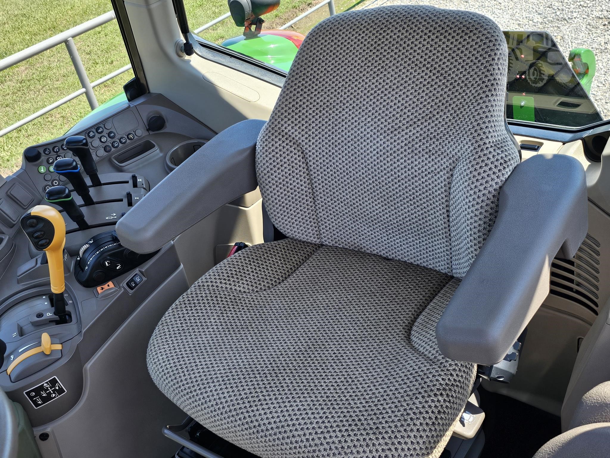 2023 John Deere 6120M